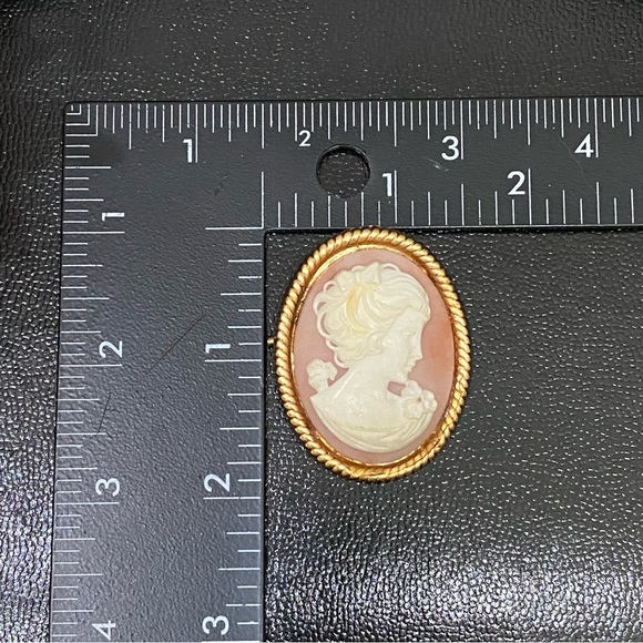 Vintage Unsigned Pink Lady Cameo Gold-tone Victorian Revival Brooch - Picture 7 of 10